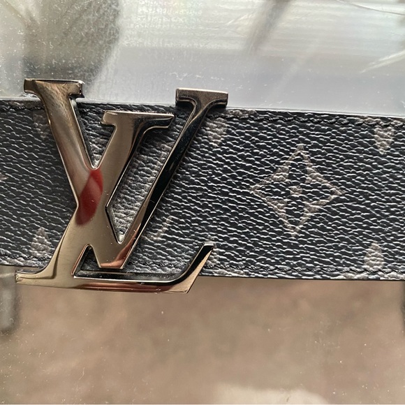 Louis Vuitton belt - Picture 1 of 11